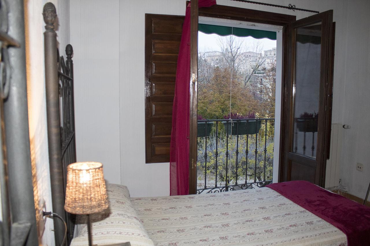 Hostal Calderon Cuenca เกว็งกา ภายนอก รูปภาพ
